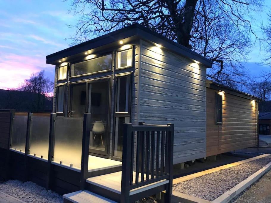 V28 - The Lookout With Hot Tub Villa Bangor  Buitenkant foto